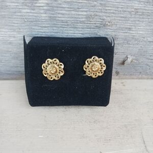 Earrings Vintage Gold‎ Tone Round Scroll Flower Clip On MCM Stud Style